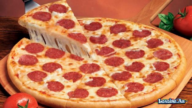 Ev Şəraitində Pepperoni Pizzası