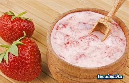 Üzünüz üçün çiyələk maskası