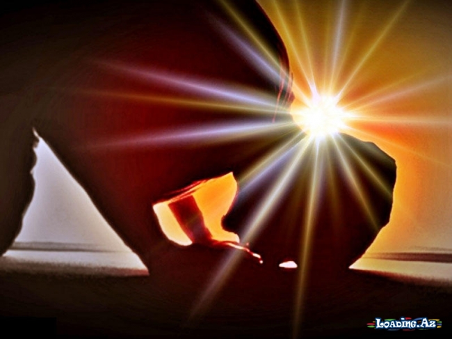 Namaz zamanı adama salam versələr, salamın cavabını ala bilərmi?