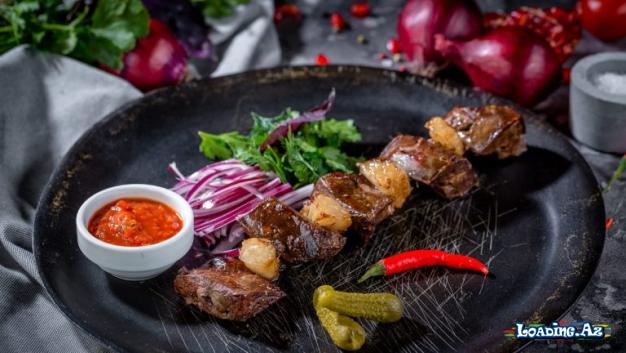 Sobada Manqal Dadında Ciyər Kababı