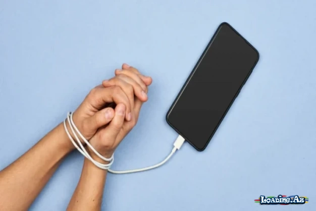 Mobil telefonsuz qalmaq QORXUSU – Ən çox kimlər əndişəlidir? - Take.Az