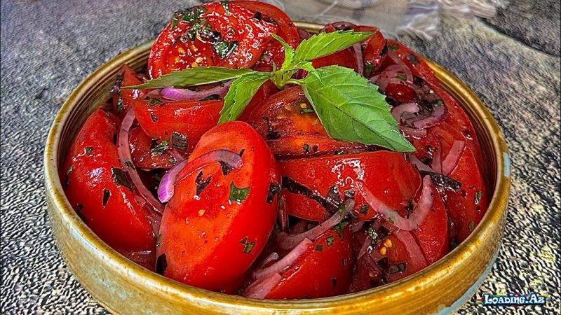 Yeni pomidor salatının resepti - Take.Az