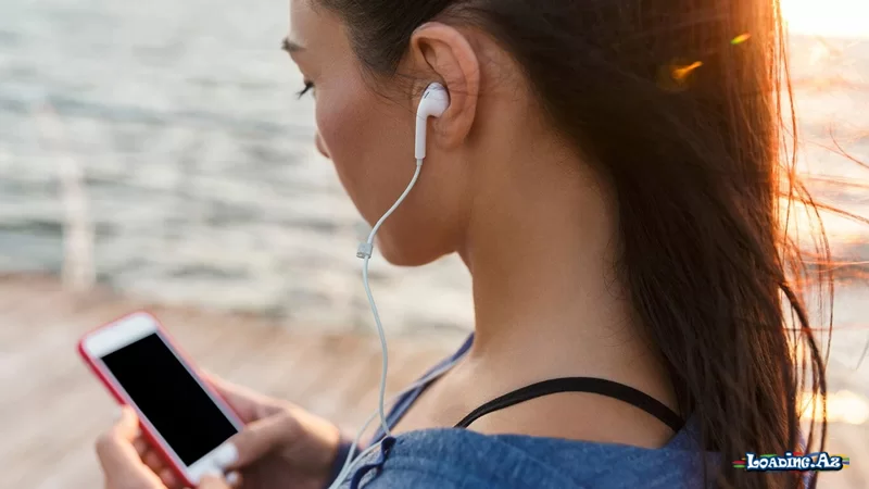 Yayda qulaqlıqlarla musiqi dinləmək təhlükəli ola bilər – Necə qorunmalı? - Take.Az