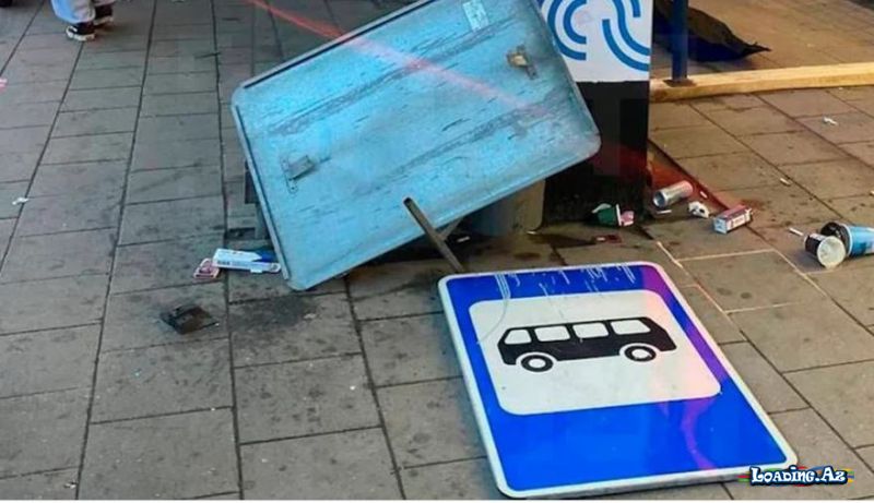 Avtomobil dayanacağa çırpıldı, üç nəfər... - Take.Az