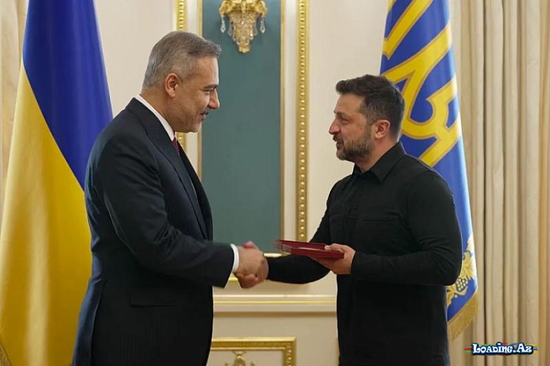 Зеленский наградил Хакана Фидана орденом - Take.Az