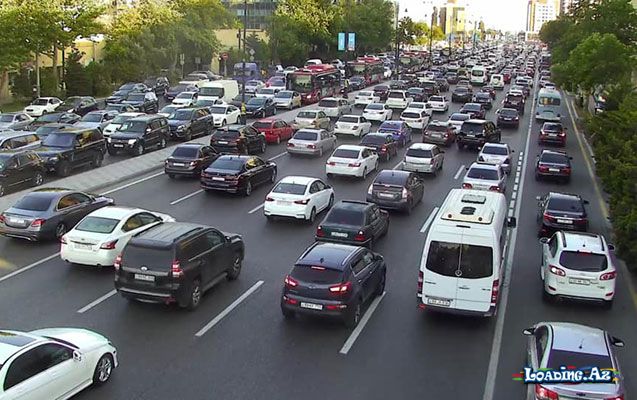 Bakıda sıxlıq olan yollar - Take.Az