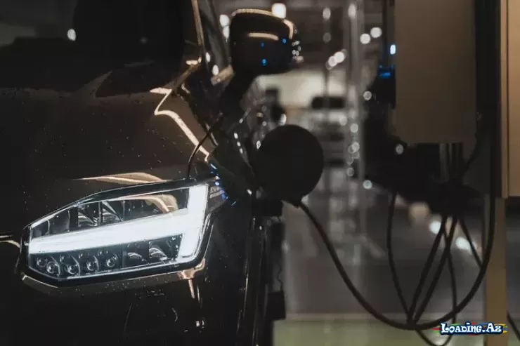 Elektromobillər üçün inqilab: yolda şarj edə biləcəklər - LoaDinG.Az